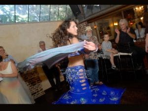 דפנה שחר רקדנית בטן לאירועים