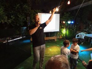 אלעד גולדמן - זמר מומלץ לערב שירה בציבור - מפעיל לאירועים, הפעלות ליום הולדת למבוגרים