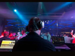 אלעד גולדמן - זמר ותקליטן לאירועים