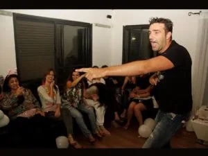 לצחוק פי שניים - יהודה מפעיל מצחיק למבוגרים - הפעלות מצחיקות