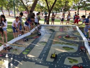 אוטו ספיד - יום הולדת מכוניות על שלט - הפעלה לילדים