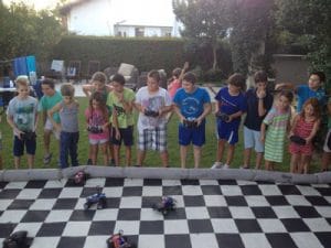 אוטו ספיד - יום הולדת מכוניות על שלט