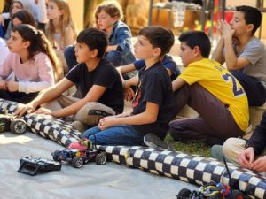 אוטו ספיד - יום הולדת מכוניות על שלט - הפעלות לילדים