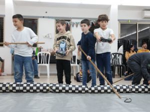 אוטו ספיד - הפעלות לילדים - מכוניות על שלט