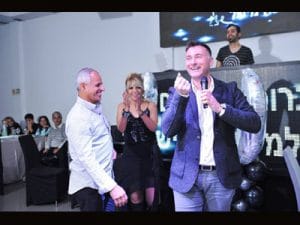 ישראל בויום - אמן חושים לאירוע חברה