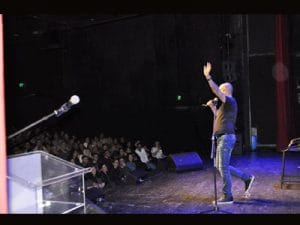 נחום חבר סטנדאפיסט מצחיק - מופע סטנדאפ