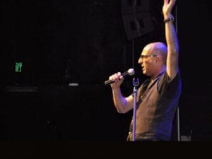 נחום חבר סטנדאפיסט מצחיק - מופע סטנדאפ