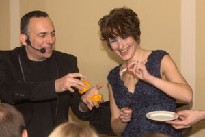 ויטלי אמן חושים מצחיק לאירועים - מופע מצחיק לאירועי חברה, ימי הולדת למבוגרים, בר/בת מצווה