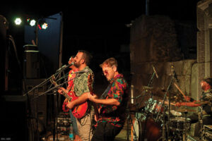 להקת קאברים מומלצת לחתונה - דאבל קאסט - להקה לוועדי עובדים - בר/בר מצווה - אירועים לארגונים גדולים