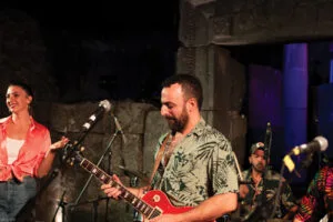 להקת קאברים מומלצת לחתונה - דאבל קאסט - להקה לוועדי עובדים - בר/בר מצווה - אירועים לארגונים גדולים