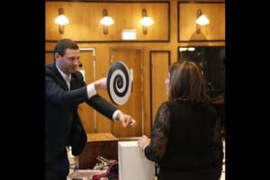 אילון אמן חושים לערב גיבוש לעובדים - אירועים פרטיים