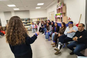 פעילות גיבוש מצחיקה לאירועים עסקיים ופרטיים - "הולכים על זה" - בהנחיית הקומיקאי שגיא לוי