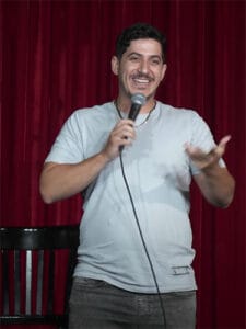 בן ביטון - סטנדאפיסט לאירועים - מופע סטנדאפ בהתאמה אישית