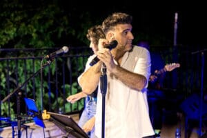 צחי גלילה זמר מומלץ לאירועים - להקה ישראלית לאירועים פרטיים ועסקיים, להקת קאברים לערב גיבוש לעובדים